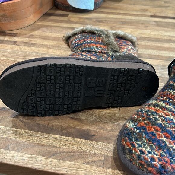 Lamo Knit Boots NIB, Rare so cute size 6 warm cozy boots ! - Picture 9 of 9